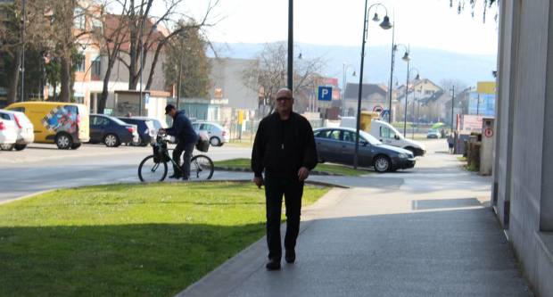 Fotogalerija subotnje šetnje Požegom i Pleternicom, građani se pridržavaju mjera 21.3.2020.