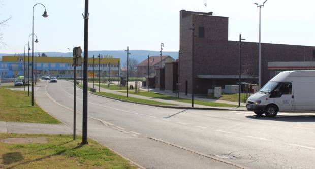 Fotogalerija subotnje šetnje Požegom i Pleternicom, građani se pridržavaju mjera 21.3.2020.