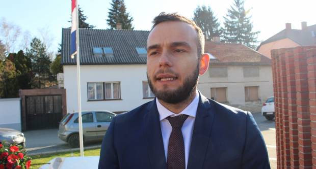 Ministar Aladrović progovorio o novim planovima za krizu: Moguće je skraćivanje radnog tjedna Ministar Aladrović progovorio o novim planovima za krizu: Moguće je skraćivanje radnog tjedna
