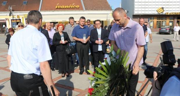 Polaganje vijenaca na Trgu 123. brigade u Požegi povodom Vojno - redarstvene akcije ʺBljesakʺ