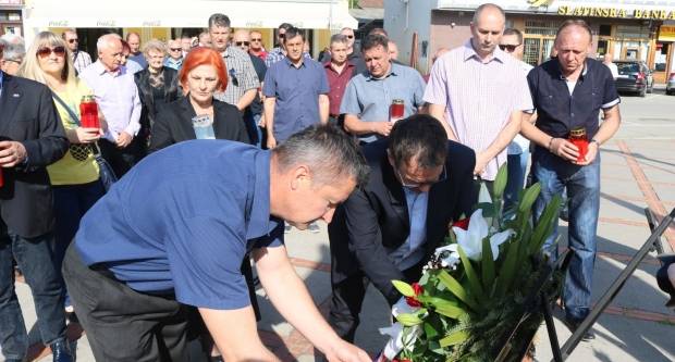 Polaganje vijenaca na Trgu 123. brigade u Požegi povodom Vojno - redarstvene akcije ʺBljesakʺ