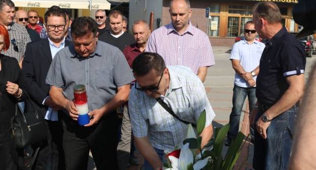 Polaganje vijenaca na Trgu 123. brigade u Požegi povodom Vojno - redarstvene akcije ʺBljesakʺ