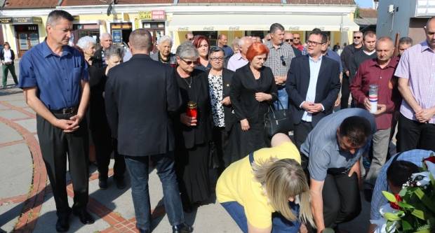 Polaganje vijenaca na Trgu 123. brigade u Požegi povodom Vojno - redarstvene akcije ʺBljesakʺ