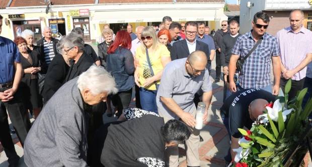 Polaganje vijenaca na Trgu 123. brigade u Požegi povodom Vojno - redarstvene akcije ʺBljesakʺ