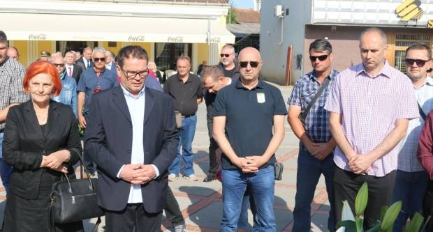 Polaganje vijenaca na Trgu 123. brigade u Požegi povodom Vojno - redarstvene akcije ʺBljesakʺ