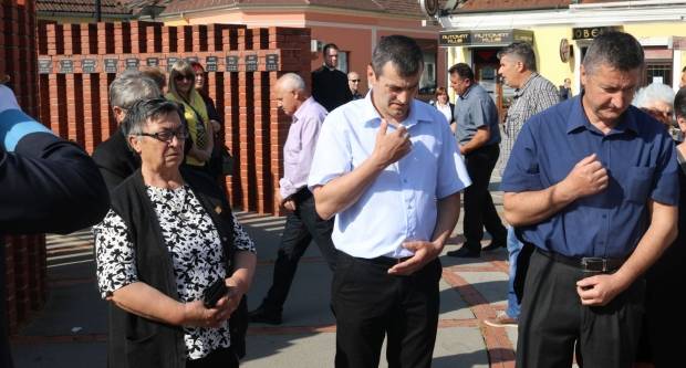 Polaganje vijenaca na Trgu 123. brigade u Požegi povodom Vojno - redarstvene akcije ʺBljesakʺ