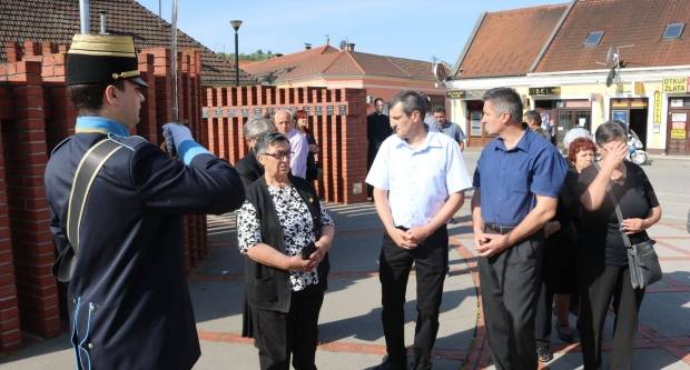 Polaganje vijenaca na Trgu 123. brigade u Požegi povodom Vojno - redarstvene akcije ʺBljesakʺ