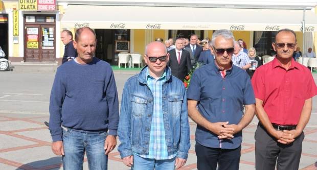 Polaganje vijenaca na Trgu 123. brigade u Požegi povodom Vojno - redarstvene akcije ʺBljesakʺ