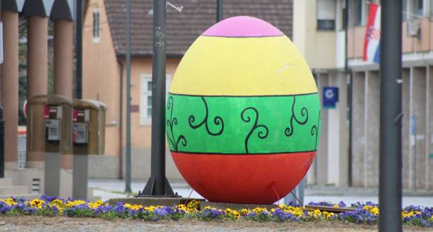 Subotnja šetnja Požegom uoči Uskrsa u doba koronavirusa 11.4.2020.