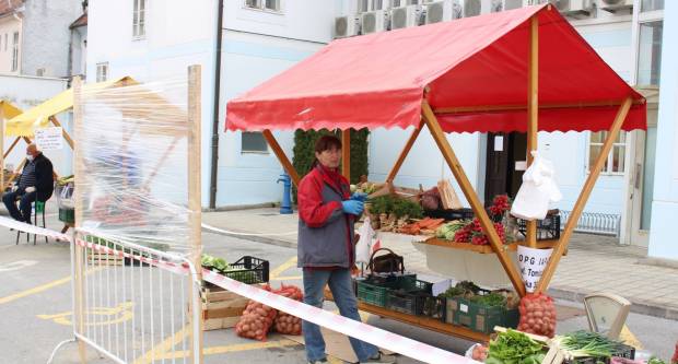 Subotnja šetnja Požegom uoči Uskrsa u doba koronavirusa 11.4.2020.