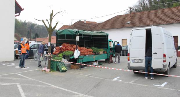 Subotnja šetnja Požegom uoči Uskrsa u doba koronavirusa 11.4.2020.