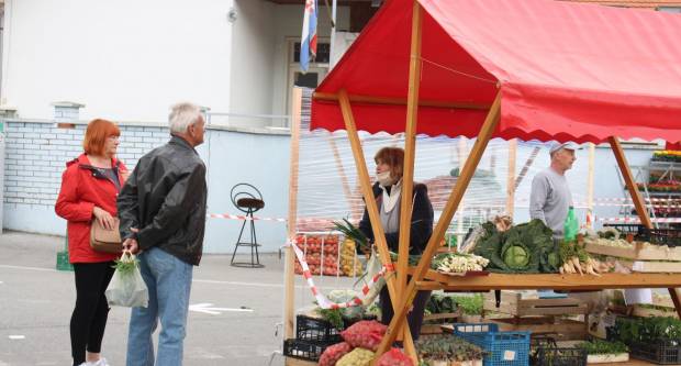 Subotnja šetnja Požegom uoči Uskrsa u doba koronavirusa 11.4.2020.