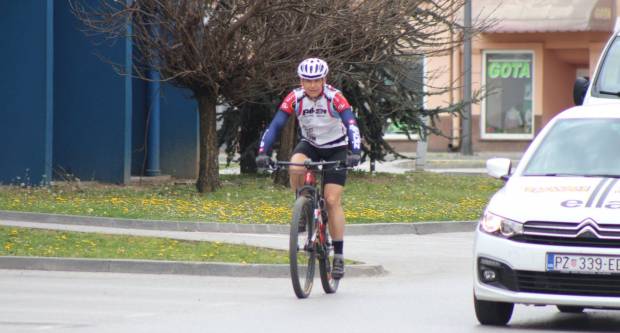 Subotnja šetnja Požegom uoči Uskrsa u doba koronavirusa 11.4.2020.