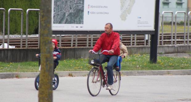 Subotnja šetnja Požegom uoči Uskrsa u doba koronavirusa 11.4.2020.