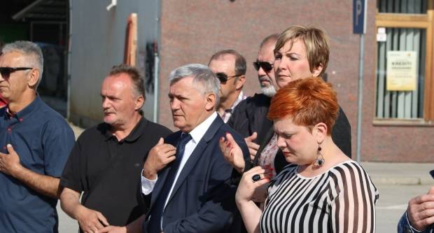 Polaganje vijenaca na Trgu 123. brigade u Požegi povodom Vojno - redarstvene akcije ʺBljesakʺ