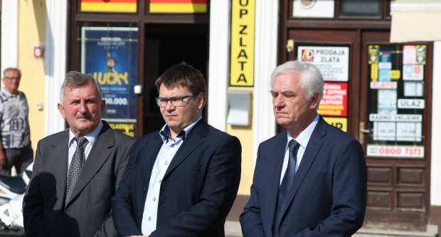 Polaganje vijenaca na Trgu 123. brigade u Požegi povodom Vojno - redarstvene akcije ʺBljesakʺ