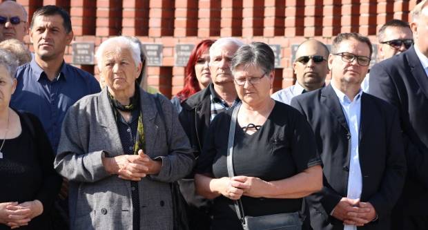 Polaganje vijenaca na Trgu 123. brigade u Požegi povodom Vojno - redarstvene akcije ʺBljesakʺ