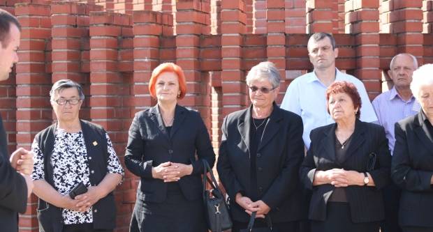 Polaganje vijenaca na Trgu 123. brigade u Požegi povodom Vojno - redarstvene akcije ʺBljesakʺ