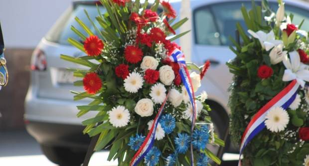 Polaganje vijenaca na Trgu 123. brigade u Požegi povodom Vojno - redarstvene akcije ʺBljesakʺ