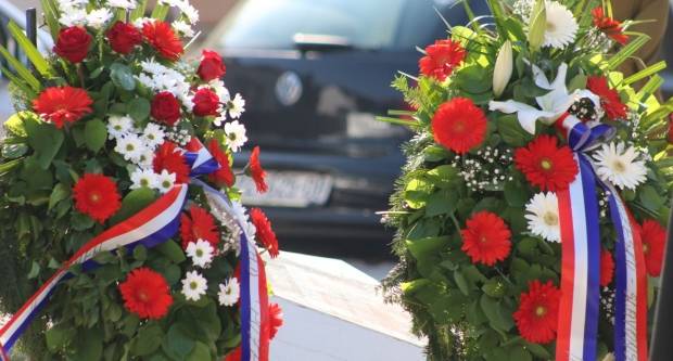Polaganje vijenaca na Trgu 123. brigade u Požegi povodom Vojno - redarstvene akcije ʺBljesakʺ
