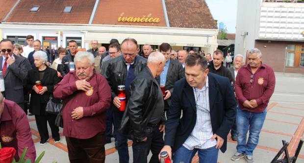 U povodu Dana državnosti RH svečano položeni vijenci na Trgu 123. brigade u Požegi