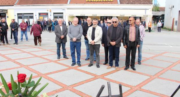 U povodu Dana državnosti RH svečano položeni vijenci na Trgu 123. brigade u Požegi