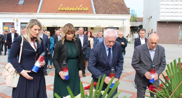 U povodu Dana državnosti RH svečano položeni vijenci na Trgu 123. brigade u Požegi