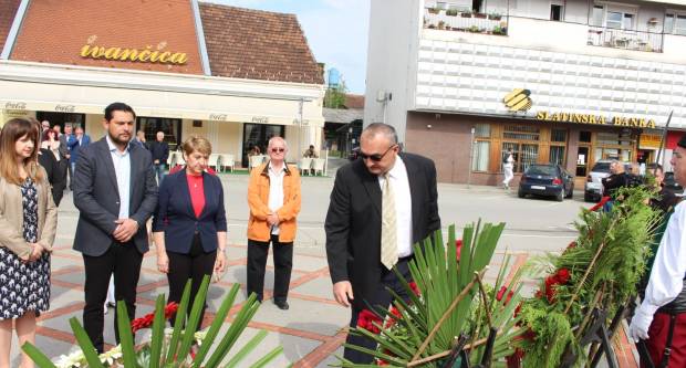 U povodu Dana državnosti RH svečano položeni vijenci na Trgu 123. brigade u Požegi