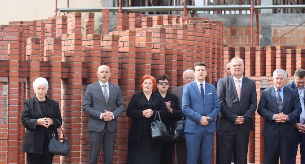 U povodu Dana državnosti RH svečano položeni vijenci na Trgu 123. brigade u Požegi