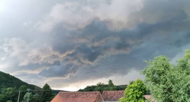 FOTO: Vaše fotografije duge, oblaka i neba od Pleternice do Lipika