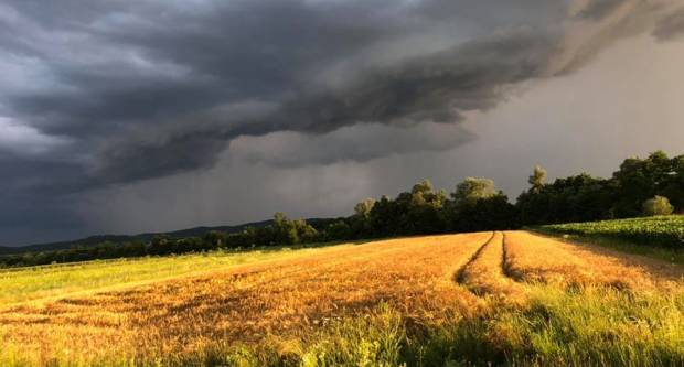 FOTO: Vaše fotografije duge, oblaka i neba od Pleternice do Lipika