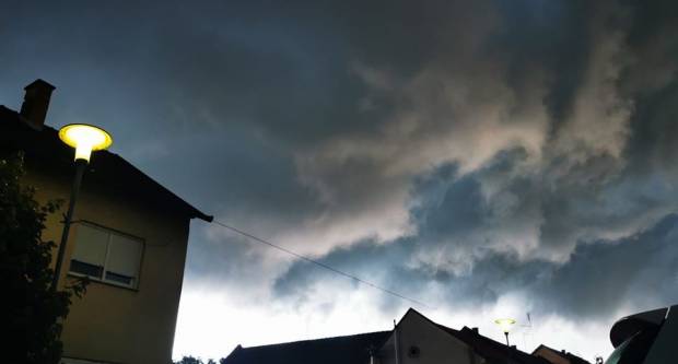 FOTO: Vaše fotografije duge, oblaka i neba od Pleternice do Lipika