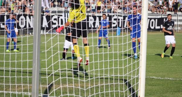 VELIKA FOTOGALERIJA: Sjeverna tribina Stadiona uz Savu puna kao nekada