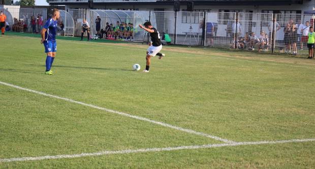 VELIKA FOTOGALERIJA: Sjeverna tribina Stadiona uz Savu puna kao nekada