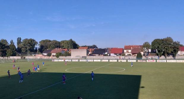 Igrači NK ʺSlavonijaʺ pobijedili HNK ʺĐakovo Croatiaʺ 2:1 i zasjeli na vrh tablice 3. HNL Istok