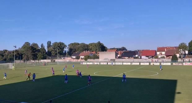 Igrači NK ʺSlavonijaʺ pobijedili HNK ʺĐakovo Croatiaʺ 2:1 i zasjeli na vrh tablice 3. HNL Istok