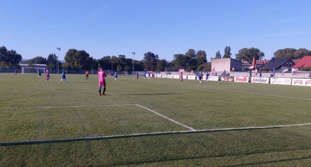 Igrači NK ʺSlavonijaʺ pobijedili HNK ʺĐakovo Croatiaʺ 2:1 i zasjeli na vrh tablice 3. HNL Istok