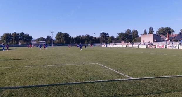 Igrači NK ʺSlavonijaʺ pobijedili HNK ʺĐakovo Croatiaʺ 2:1 i zasjeli na vrh tablice 3. HNL Istok