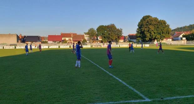 Igrači NK ʺSlavonijaʺ pobijedili HNK ʺĐakovo Croatiaʺ 2:1 i zasjeli na vrh tablice 3. HNL Istok