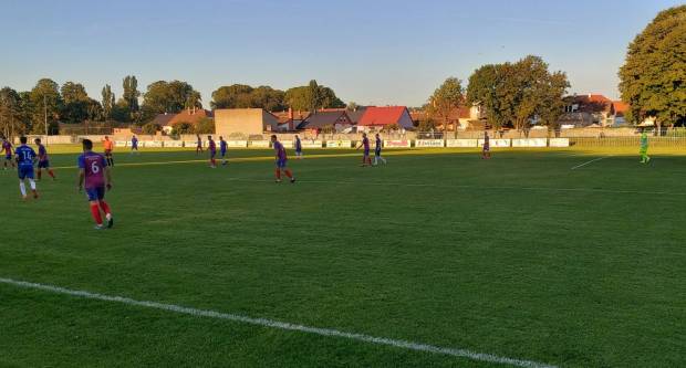 Igrači NK ʺSlavonijaʺ pobijedili HNK ʺĐakovo Croatiaʺ 2:1 i zasjeli na vrh tablice 3. HNL Istok