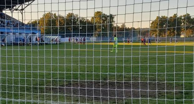 Igrači NK ʺSlavonijaʺ pobijedili HNK ʺĐakovo Croatiaʺ 2:1 i zasjeli na vrh tablice 3. HNL Istok