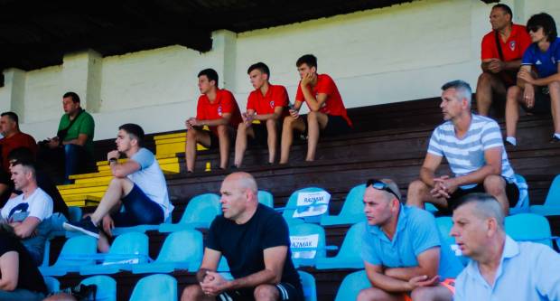 Igrači NK ʺSlavonijaʺ pobijedili HNK ʺĐakovo Croatiaʺ 2:1 i zasjeli na vrh tablice 3. HNL Istok