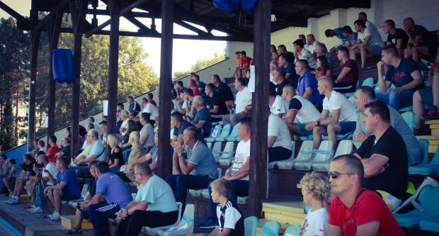 Igrači NK ʺSlavonijaʺ pobijedili HNK ʺĐakovo Croatiaʺ 2:1 i zasjeli na vrh tablice 3. HNL Istok