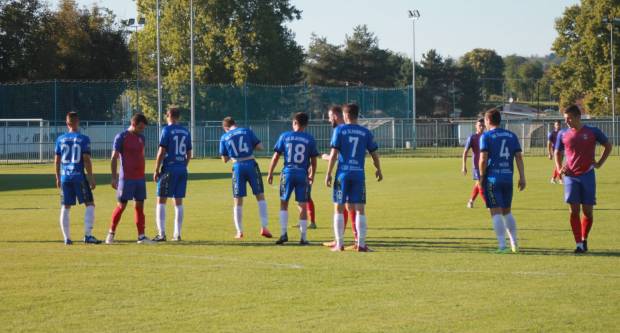 Igrači NK ʺSlavonijaʺ pobijedili HNK ʺĐakovo Croatiaʺ 2:1 i zasjeli na vrh tablice 3. HNL Istok