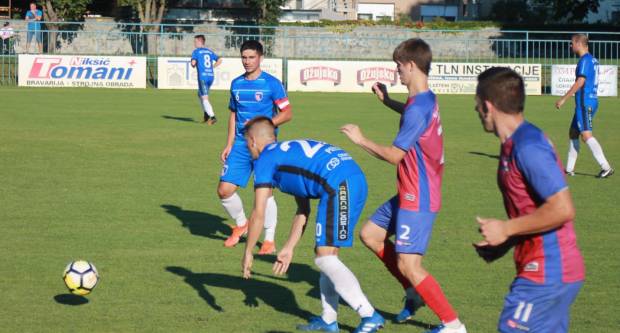 Igrači NK ʺSlavonijaʺ pobijedili HNK ʺĐakovo Croatiaʺ 2:1 i zasjeli na vrh tablice 3. HNL Istok