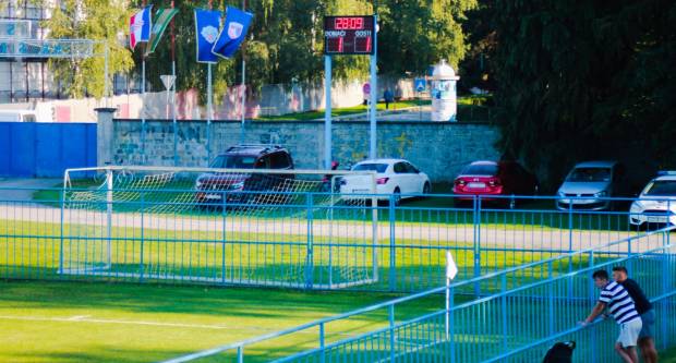 Igrači NK ʺSlavonijaʺ pobijedili HNK ʺĐakovo Croatiaʺ 2:1 i zasjeli na vrh tablice 3. HNL Istok