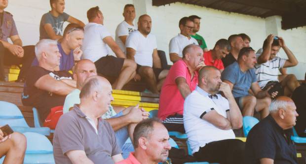 Igrači NK ʺSlavonijaʺ pobijedili HNK ʺĐakovo Croatiaʺ 2:1 i zasjeli na vrh tablice 3. HNL Istok