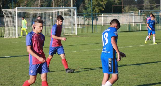 Igrači NK ʺSlavonijaʺ pobijedili HNK ʺĐakovo Croatiaʺ 2:1 i zasjeli na vrh tablice 3. HNL Istok