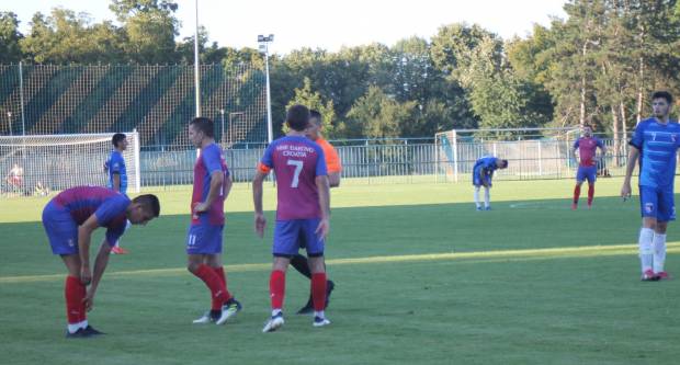 Igrači NK ʺSlavonijaʺ pobijedili HNK ʺĐakovo Croatiaʺ 2:1 i zasjeli na vrh tablice 3. HNL Istok