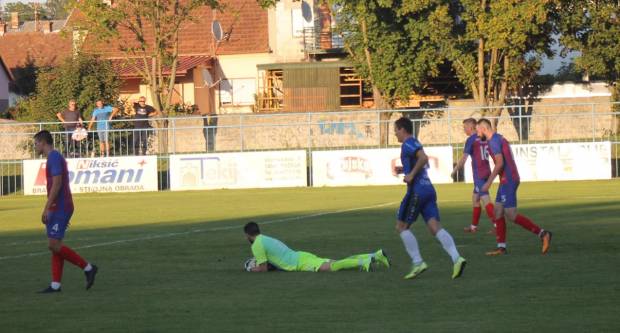 Igrači NK ʺSlavonijaʺ pobijedili HNK ʺĐakovo Croatiaʺ 2:1 i zasjeli na vrh tablice 3. HNL Istok